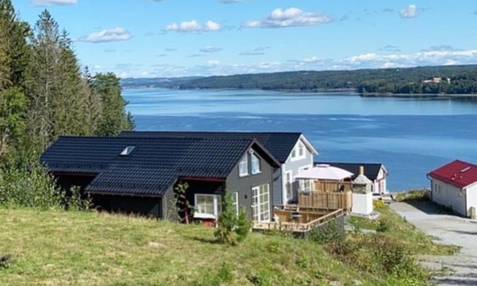 Skiptvet Municipality Casa | Lovely home by Glomma river!
