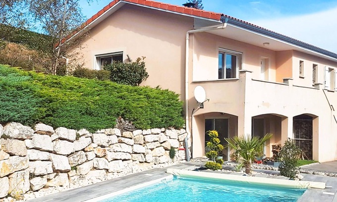 La Valla-en-Gier Casa | Lovely home in La Valla en Gier