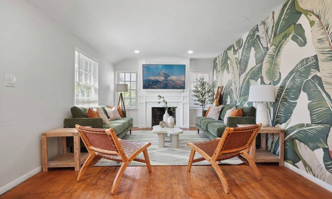 Riverside Rancho Casa | Lovely Home in Heart of Burbank - Universal Studio