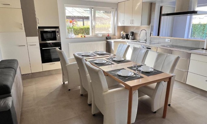 Heers Apartamento | Lovely house in Heers with 2 bedrooms