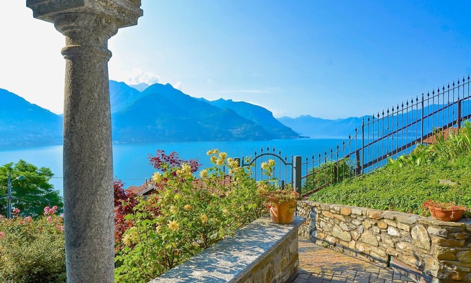 Santa Maria - Rezzonico Casa | Lovely Cecilia Holiday Home with Lake View