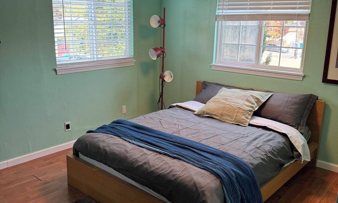East Palo Alto Casa | Lovely large bedroom in East Palo Alto midst of SiliconValley, close to Stanford