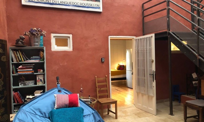 Limoux Apartamento | Lovely Limoux: office, AC, kitchenette, WIFI, TV