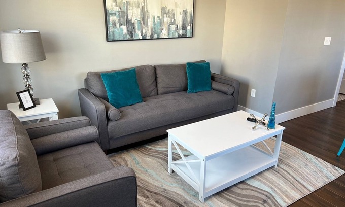 Riverfront Apartamento | Lovely Modern Space - Teal