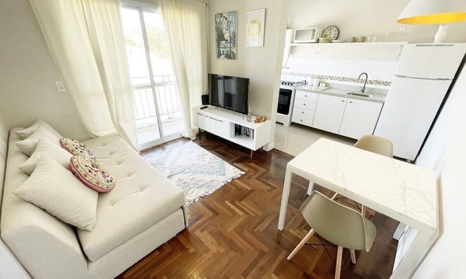 Campina do Siqueira Apartamento | Hermoso apartamento nuevo en Parque Barigui con garaje