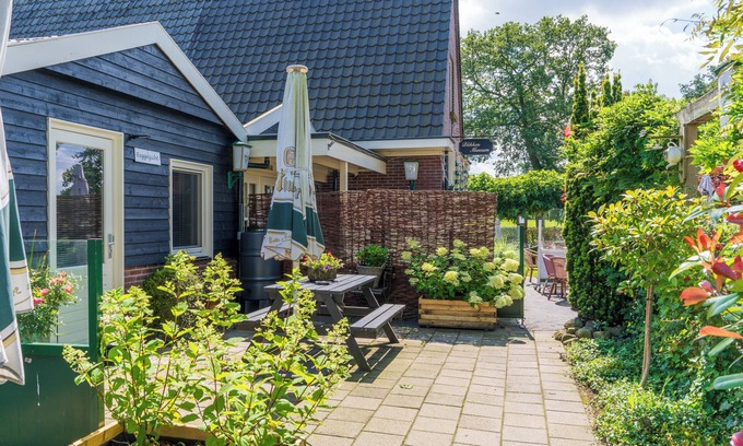Hellendoorn Casa | Lovely new flat with garden and conservatory