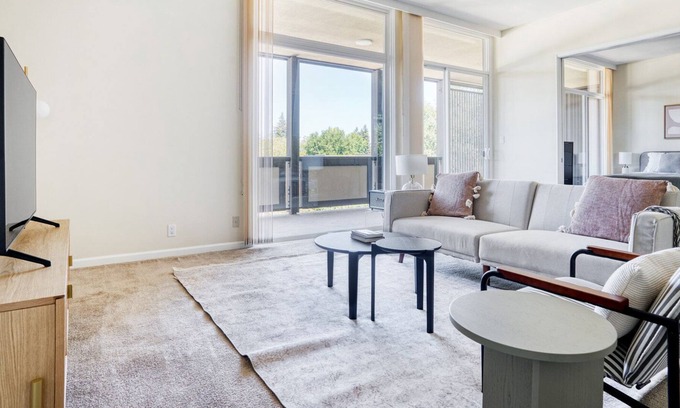 Palo Alto Apartamento | Lovely Palo Alto 2BR w/ Gym, Pool, 3 min drive to Stanford, by Blueground