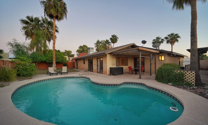Vista Del Valle Casa | Piscina hermosa casa en un tranquilo barrio de lujo!