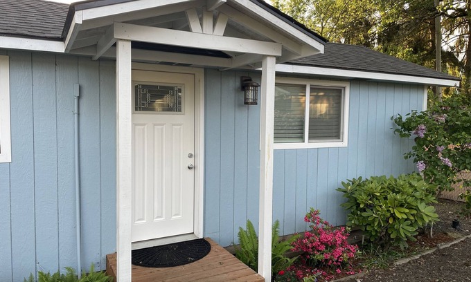 Bethel-Danebo Apartamento | Lovely private guest suite w/hot tub/grill/kitchenette