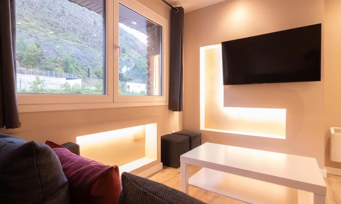 Soldeu Apartamento | Lovely quiet apartment walking distance ski runs - HUT1-OO5333