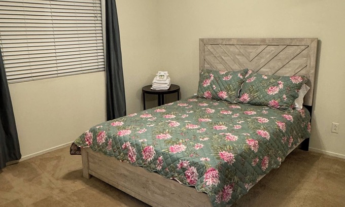 Hesperia Casa | Lovely Room in Hesperia Close to Highway 3