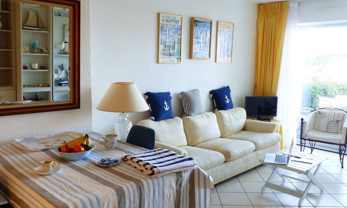 Locmariaquer Apartamento | Lovely sea view studio in Locmariaquer