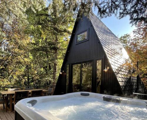 Sundance Casa | Lovely Secluded A-frame with Hot-tub in Sundance, Utah