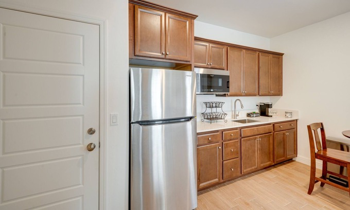 Greenacres Casa | Lovely Shafter Home ~ 8 Mi to Riverwalk Plaza!