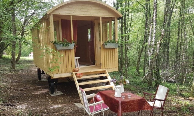 Sougeres-en-Puisaye Cabina | Lovely shepherds hut in chauminet