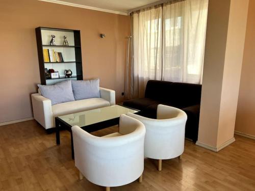Sofia Apartamento | Lovely spacious 3BR just outside of city centre