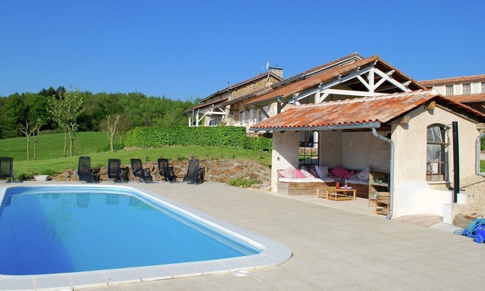 Roussines Cabaña | Espaciosa casa encantadora en una multa finca con una piscina climatizada.