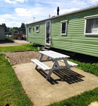 Great Houghton Casa | Lovely Static 8 Bed Caravanat at Billing Aquadrome
