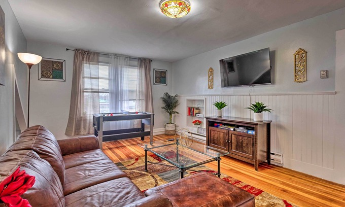 Stoughton Apartamento | Lovely Stoughton Getaway Near Train Station!