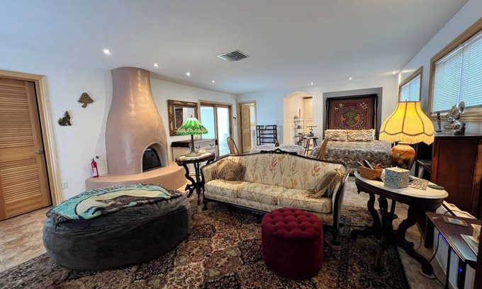 Cedar Crest Apartamento | Lovely studio apartment at the base of Cibola National Forest in Cedar Crest