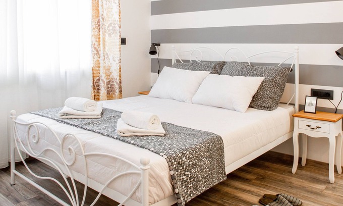 Zemun Apartamento | Precioso estudio en el corazón de Zemun: parte bohemia e histórica de Belgrado.
