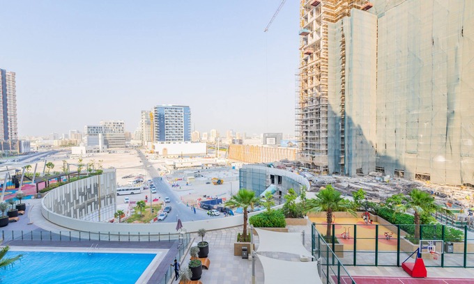 Jadaf Apartamento | Lovely Studio with Cozy Balcony and Outdoor Pool