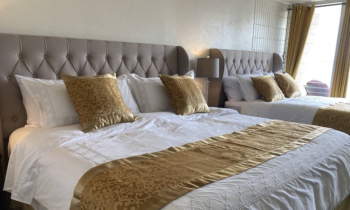 Diamond Head - Kapahulu - St. Louis Condominio | Lovely Studio with Million Dollar View of Waikiki and close to everything!
