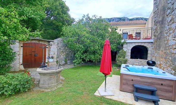 Grizane Casa | Villa rústica Bartola para unas vacaciones relajantes en un entorno tranquilo