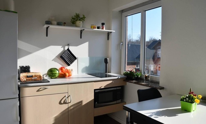 Gram Apartamento | Lovely Town Apartment - Sleeps 5, Parking & Garden