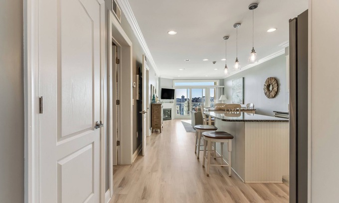 Dewey Beach Condominio | Lovely Two Bedroom Condo with Stunning Bay Views
