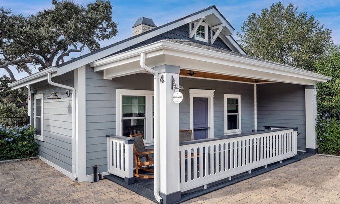 Santa Ynez Cabaña | Lovers Getaway: Luxe Studio Romance Wine Gastro L2EV Sleeps 4, Unit 4 Meadowvale