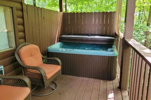 Gatlinburg - Pigeon Forge Villa | Lovers Paradise
