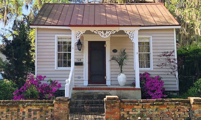 The Point Casa | Lovingly Restored 1890 Historic Cottage