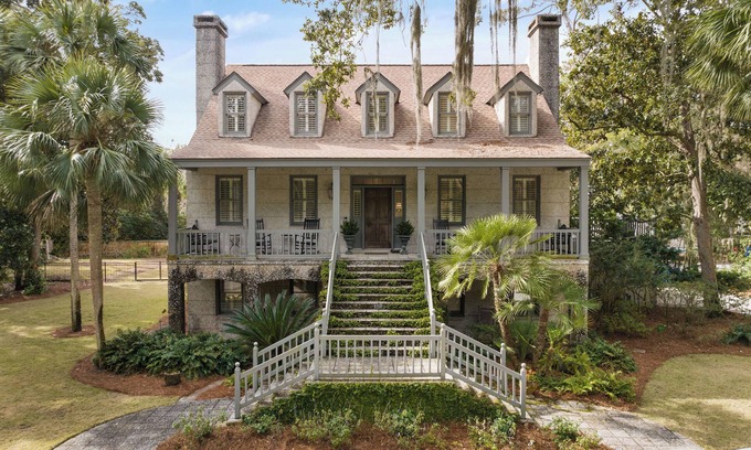 Sea Island Casa | Low-Country Cottage with Pool 5 minutes from Sea Island Beach