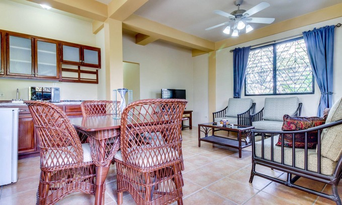 San Ignacio Apartamento | Nivel inferior de una casa nueva y moderna en un excelente vecindario, ¡cerca de las ruinas mayas!