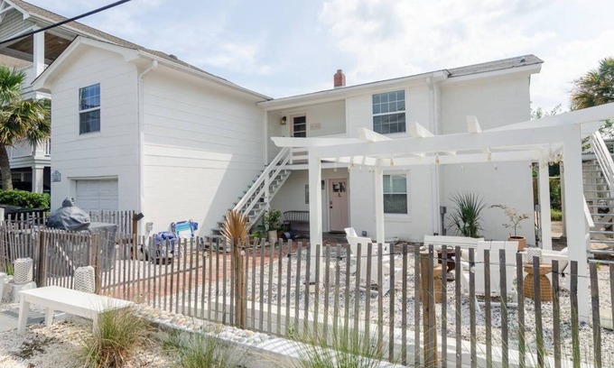 Wrightsville Beach Casa | Lower level duplex packed with style and charm!