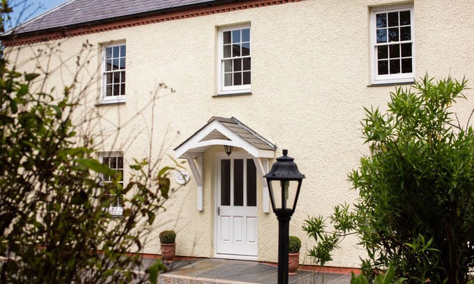 Pembroke Apartamento | Lower Old Farmhouse, Portclew Cottages