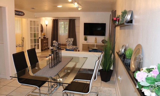 Coral Gables Section Casa | ¡SUPER BOWL LIV EL PRECIO MÁS BAJO! GABLES, UM, AEROPUERTO DE MIA, MIAMI BEACH, CENTRO
