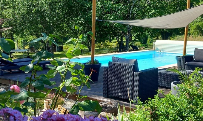 Lussas-et-Nontronneau Casa | LPC Dordogne Holidays - Couples retreat oozing character in an idyllic setting