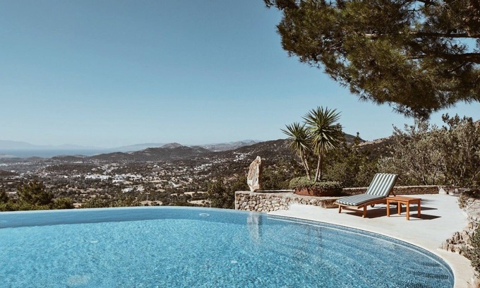 Dagbelen Casa | lrwwide.com villa Ray Spacious,Luxurious,Contemporary,Swimming pool ,Gym,Jacuzzi