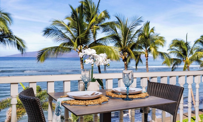 Historic Lahaina Front Street Condominio | LS 413 Breathtaking Beachfront Remodeled Studio