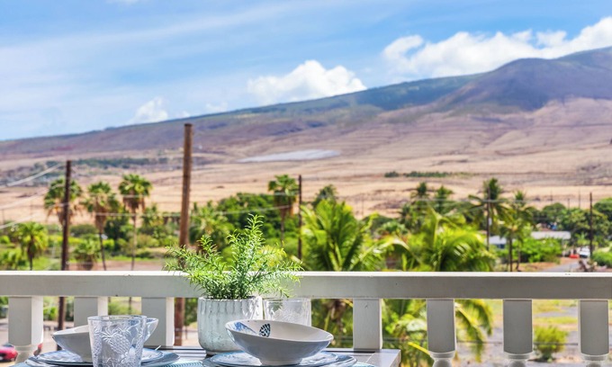 Historic Lahaina Front Street Condominio | LS 428 Dream Vacation Studio by the Beach and Pool