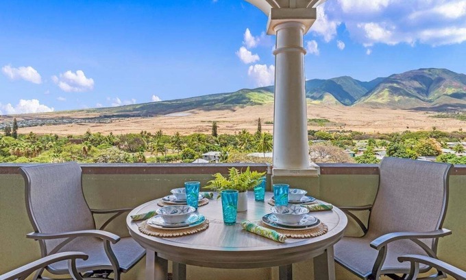 Historic Lahaina Front Street Condominio | LS PH4 Breathtaking Panoramic Mountain Views