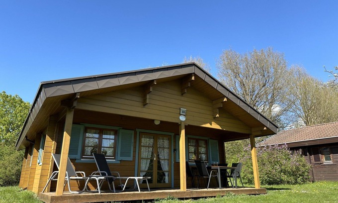 Hayingen Casa | Ltd-105 Holzblockhaus für 4 Personen mit Südterrasse - Ferienpark Lauterdörfle 1.1
