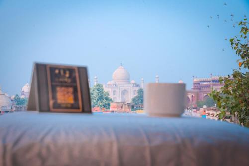 Taj Ganj Casa | Lucky Restaurant & Guest House