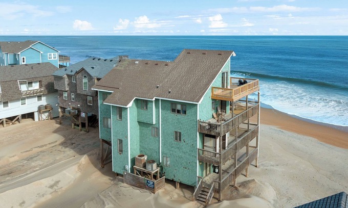 Buxton Casa | Lucky Stars: Oceanfront | Rec Room with Pool Table