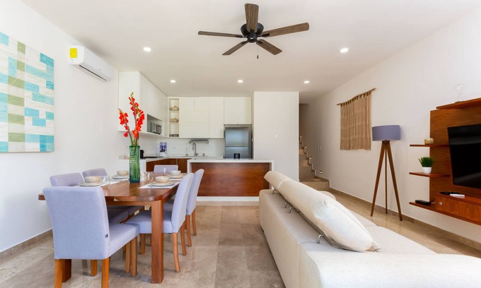 Puerto Aventuras Apartamento | Lujoso departamento de 1 recamara con alberca ¡5 min de la playa!