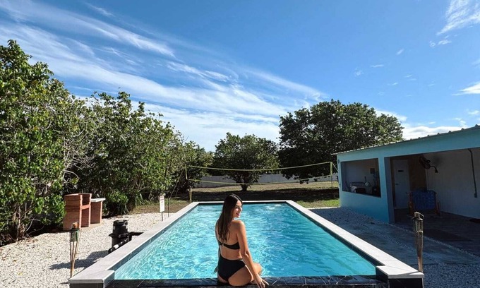 Aguirre Casa | LuKai Beach House- amplia casa privada con piscina, 3-bedrooms y cupo para 12.