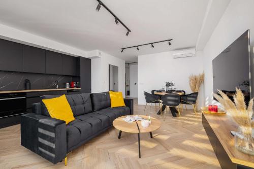 Czyzyny Apartamento | Luksusowy, Klimatyzowany Apartament w Krakowie z Biurkiem i Parkingiem by Renters Prestige