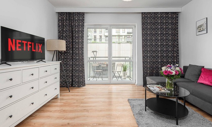 Srodmiescie Apartamento | Lumina apart with parking in Center